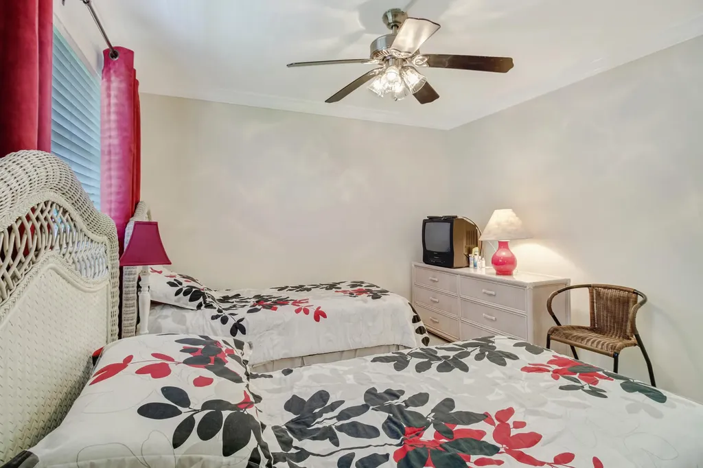 49 High Point Circle S Naples FL 34103