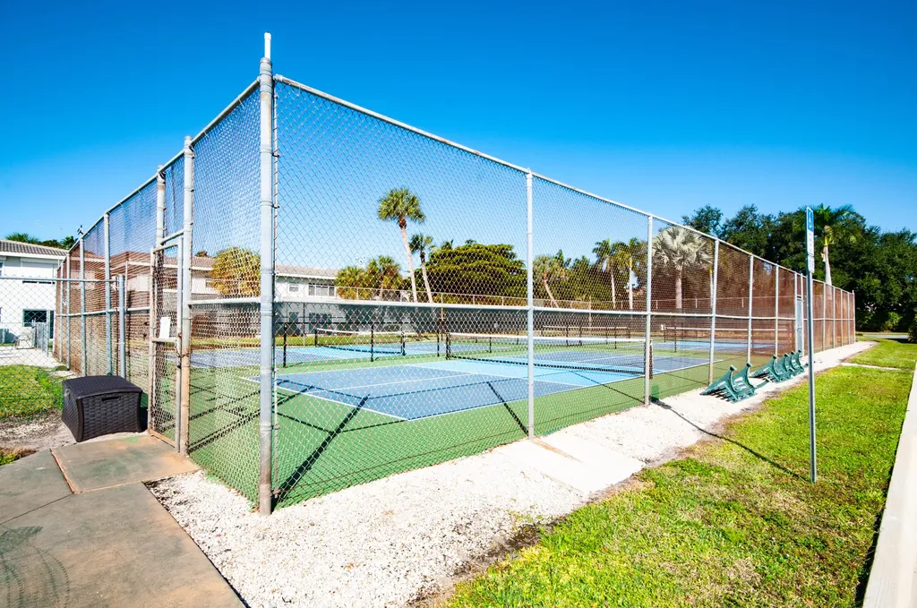 49 High Point Circle S Naples FL 34103