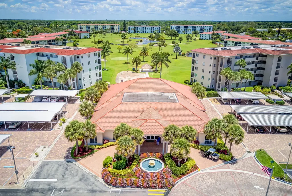 49 High Point Circle S Naples FL 34103