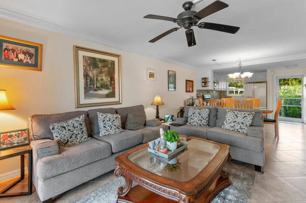 49 High Point Circle S Naples FL 34103