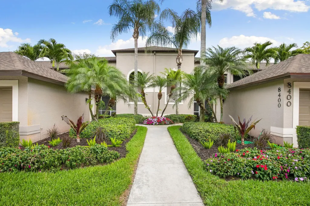 8400 Naples Heritage Drive Naples FL 34112