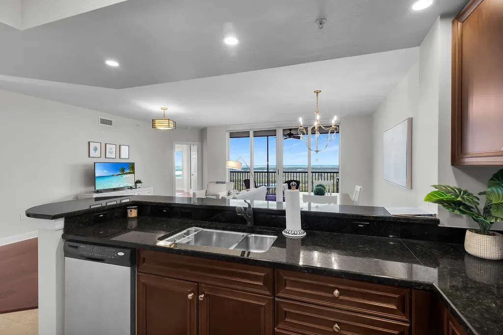 1065 Borghese Naples FL 34114