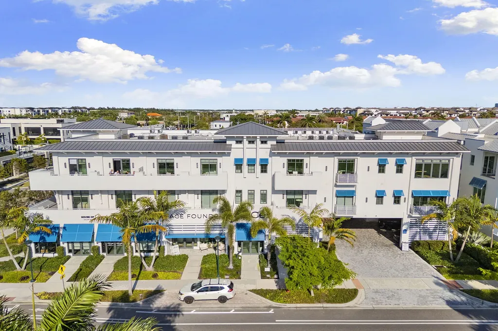 101 8th Street S Naples FL 34102