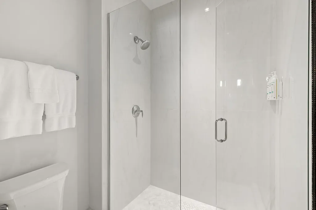 101 8th Street S Naples FL 34102