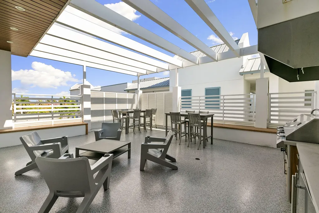 101 8th Street S Naples FL 34102