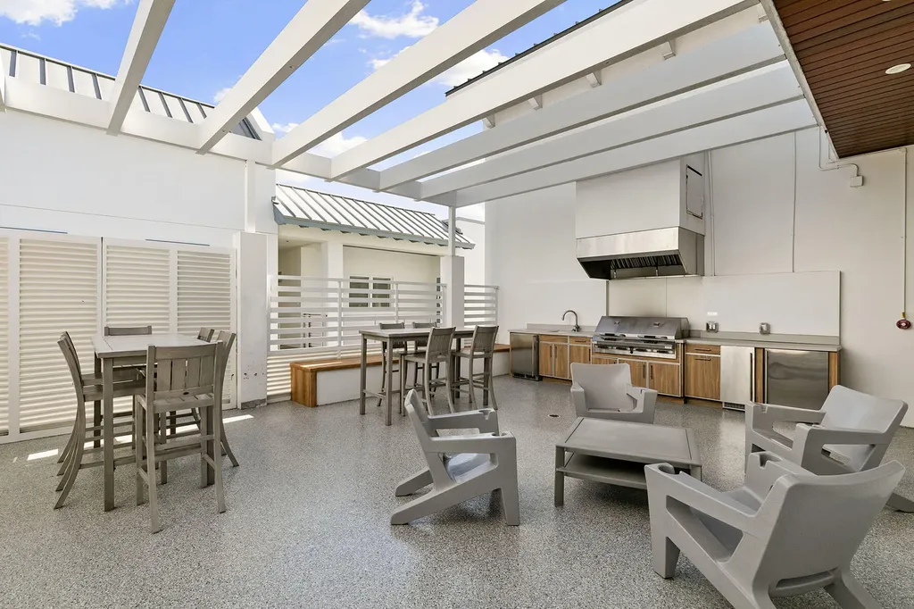 101 8th Street S Naples FL 34102
