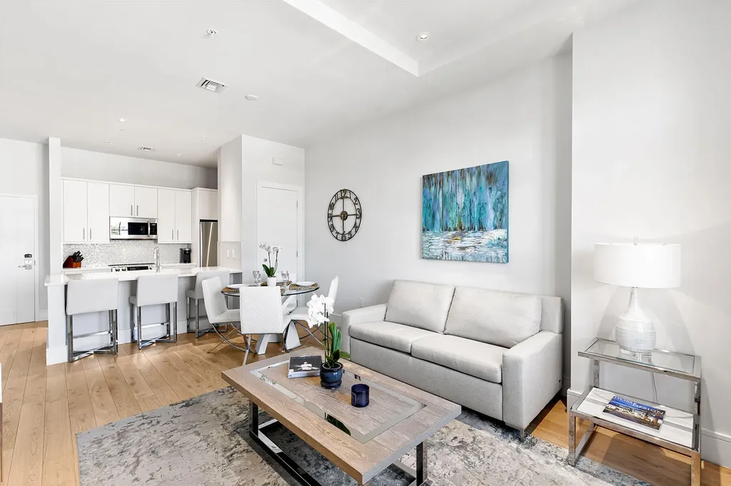 101 8th Street S Naples FL 34102