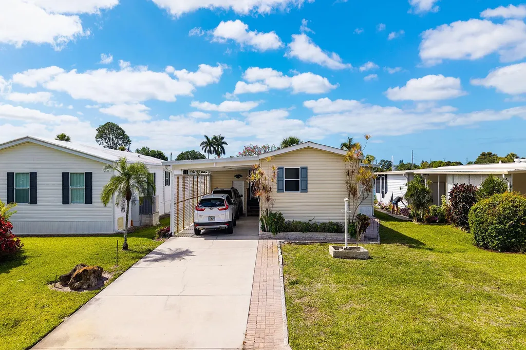 33 Monaco Terrace Naples FL 34112