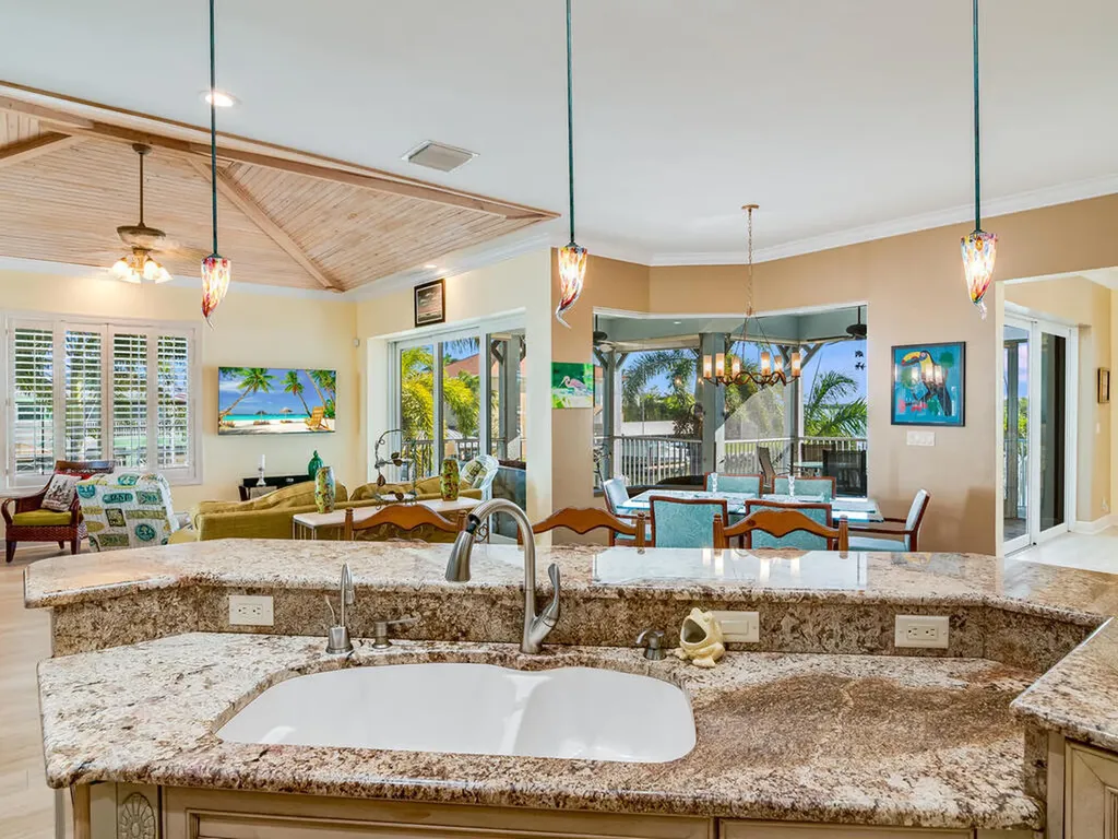 167 San Salvador Street Naples FL 34113