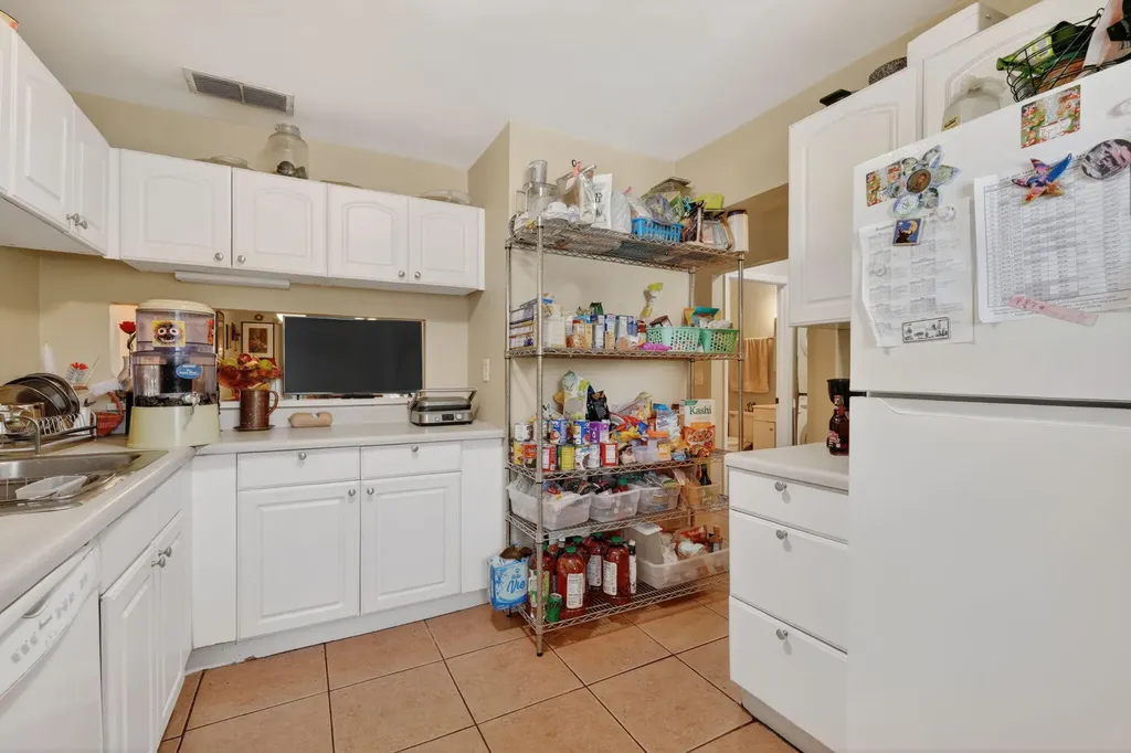5232 Treetops Drive Naples FL 34113
