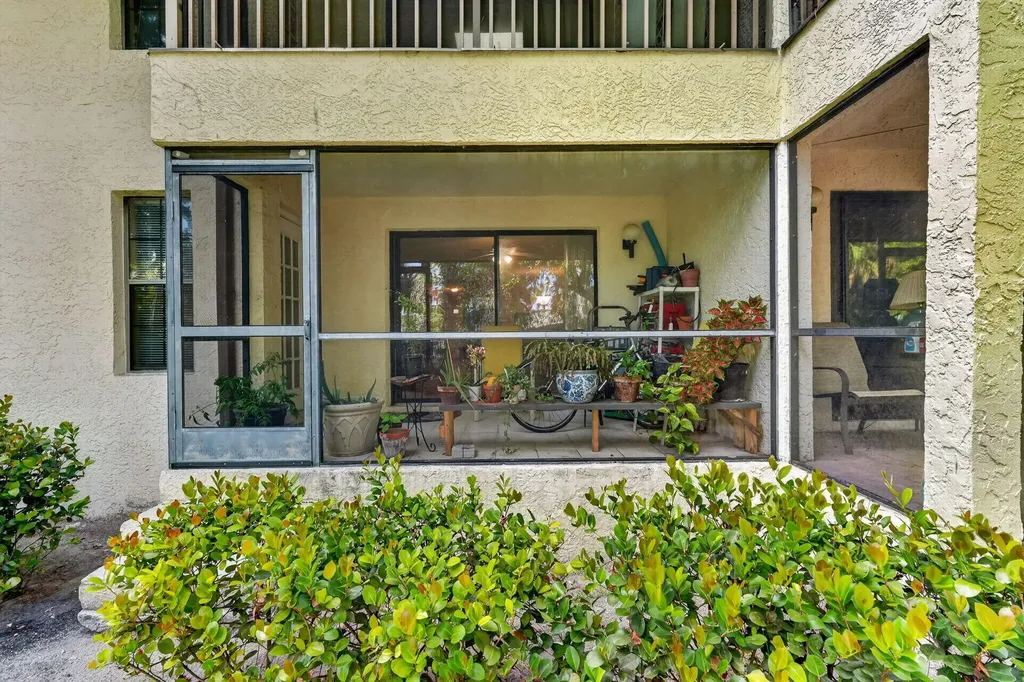 5232 Treetops Drive Naples FL 34113