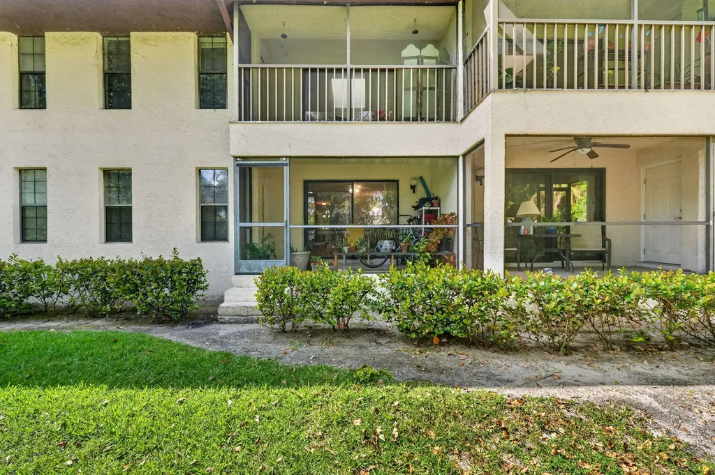 5232 Treetops Drive Naples FL 34113