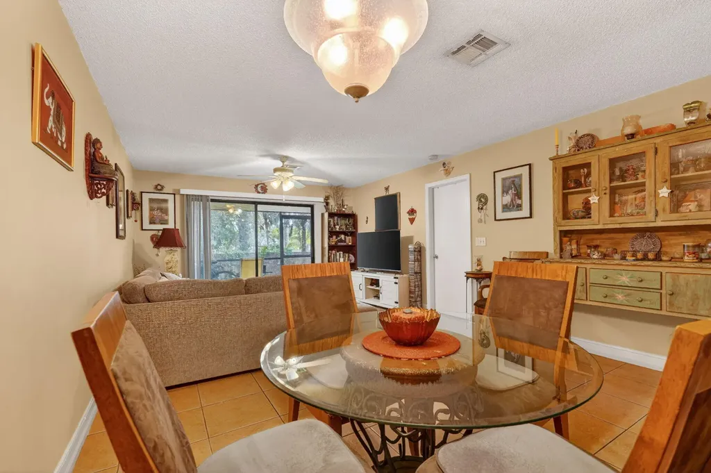5232 Treetops Drive Naples FL 34113