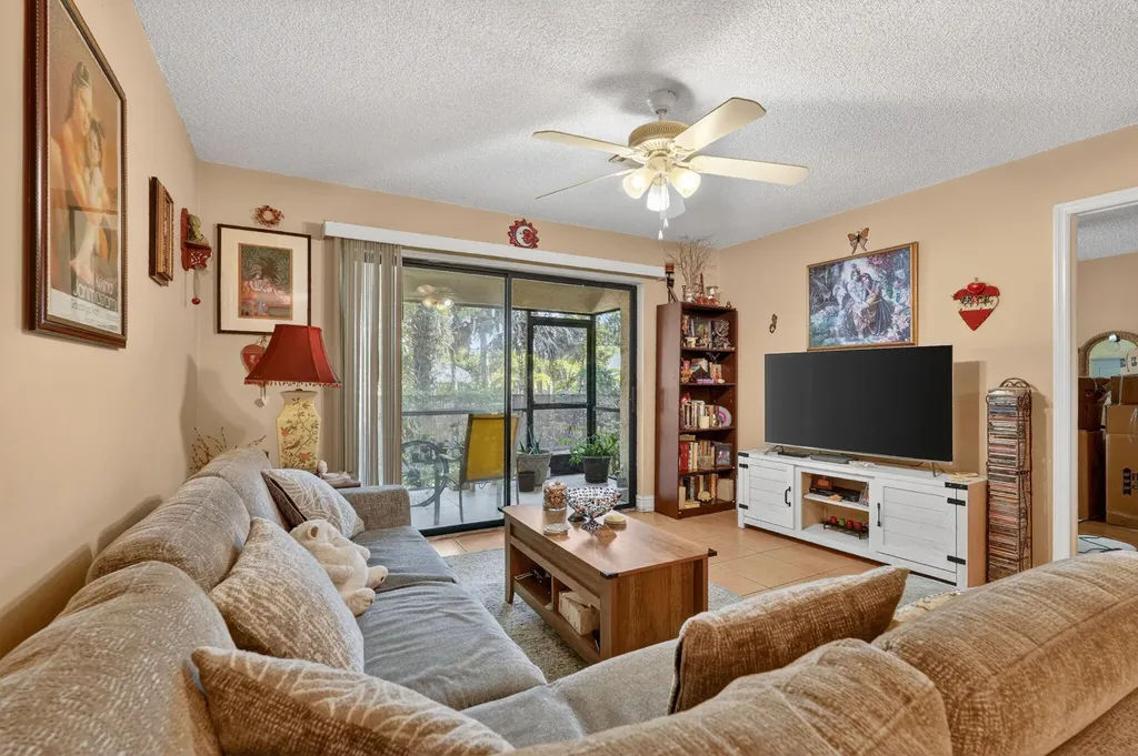 5232 Treetops Drive Naples FL 34113