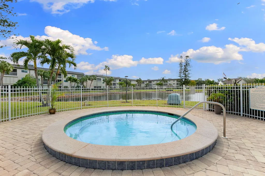 1024 Manatee Road Naples FL 34114