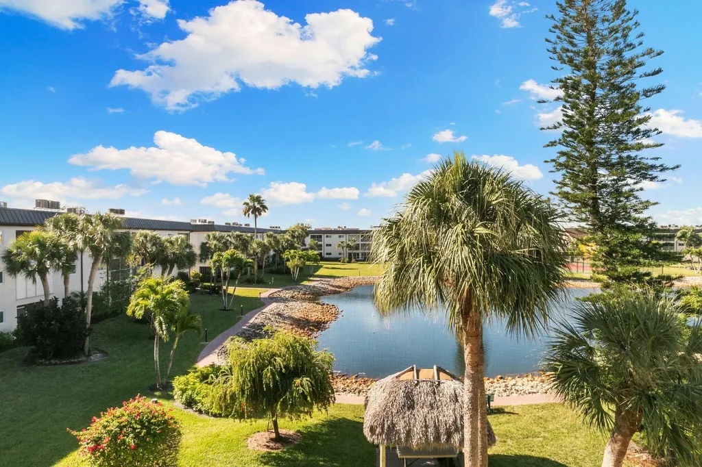 1024 Manatee Road Naples FL 34114