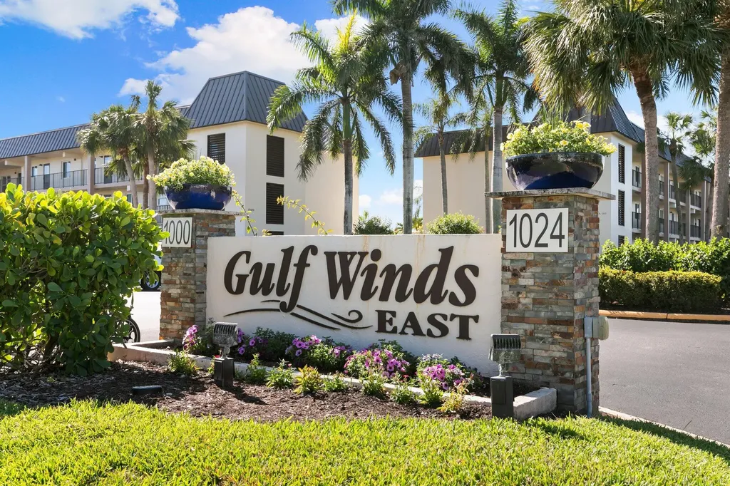 1024 Manatee Road Naples FL 34114