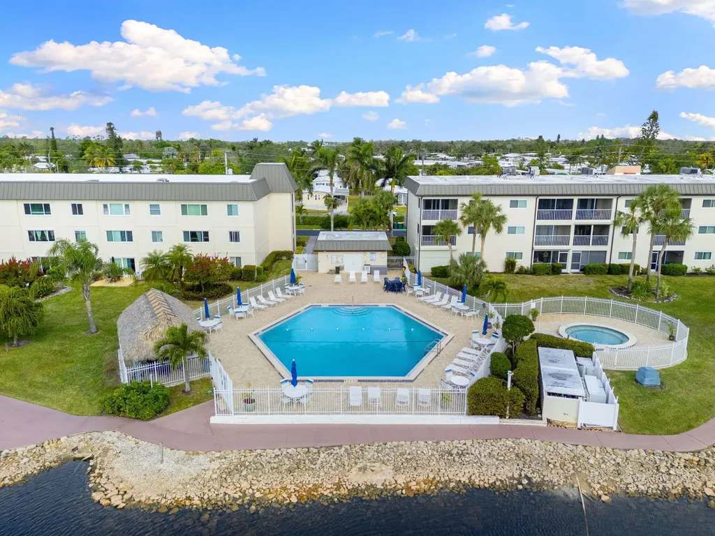 1024 Manatee Road Naples FL 34114