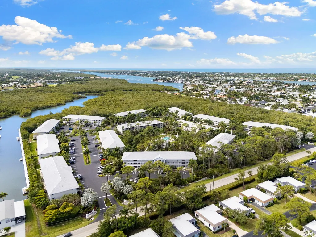 3072 Sandpiper Bay Circle Naples FL 34112