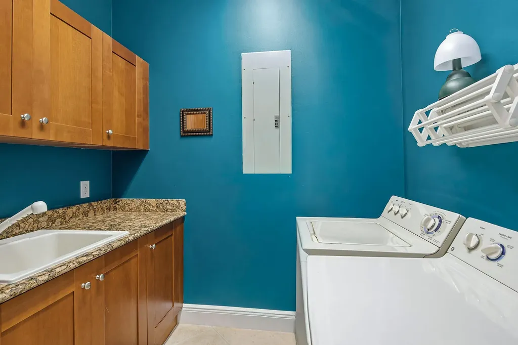 9219 Corfu Court Naples FL 34114