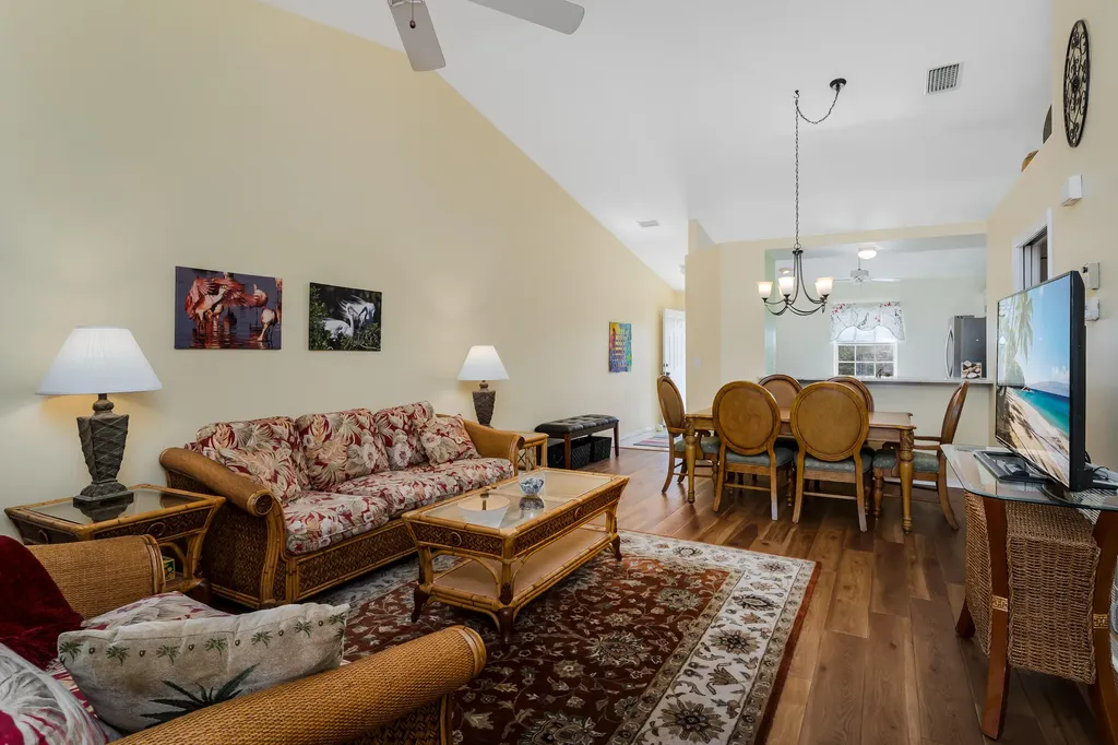 8065 Tiger Cove Naples FL 34113