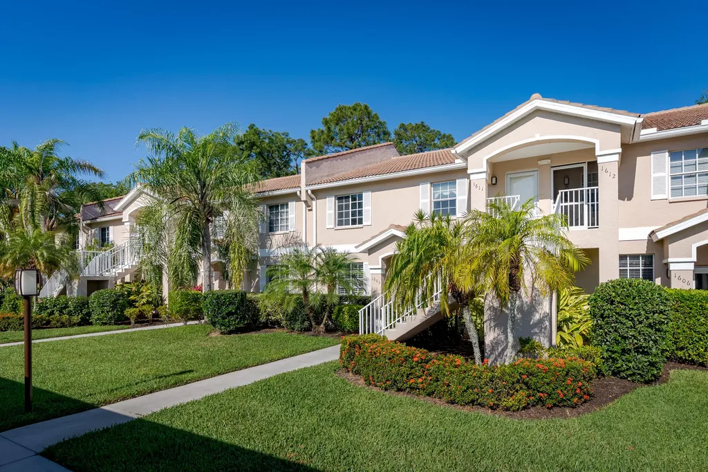 8065 Tiger Cove Naples FL 34113