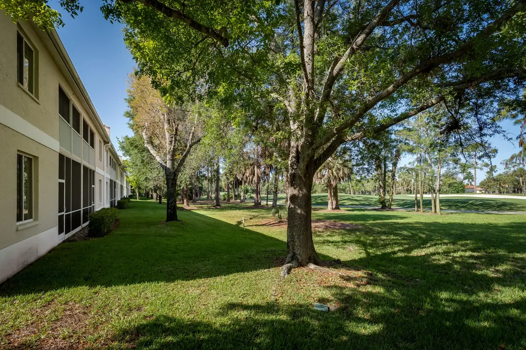 8065 Tiger Cove Naples FL 34113
