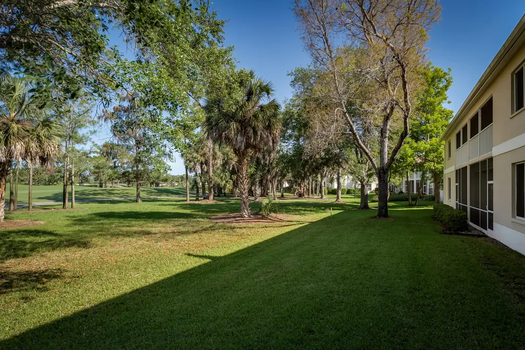 8065 Tiger Cove Naples FL 34113