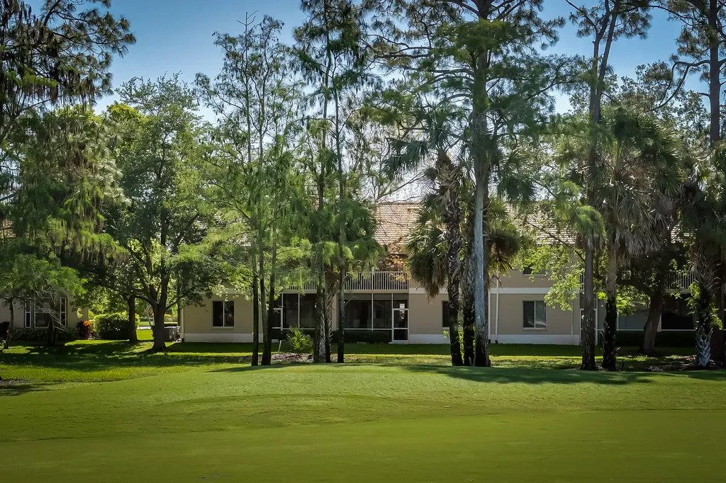 8065 Tiger Cove Naples FL 34113