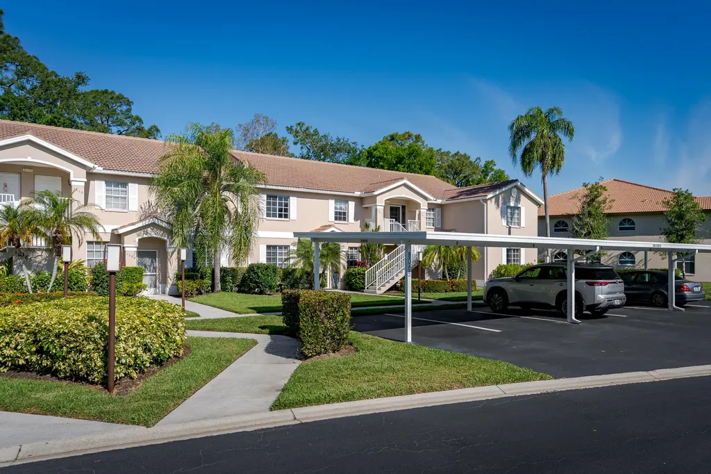 8065 Tiger Cove Naples FL 34113