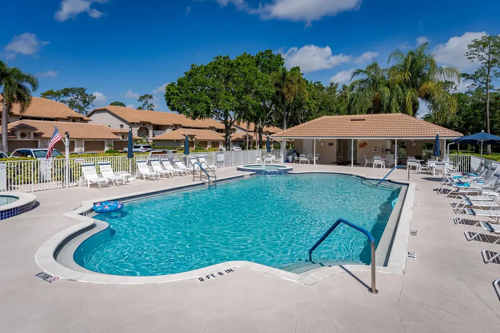 8065 Tiger Cove Naples FL 34113