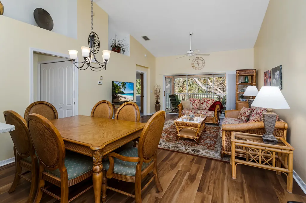 8065 Tiger Cove Naples FL 34113