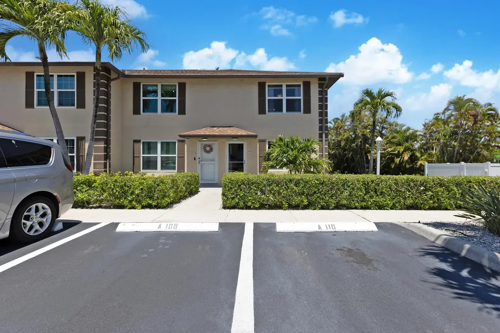 731 W Elkcam Circle Marco Island FL 34145