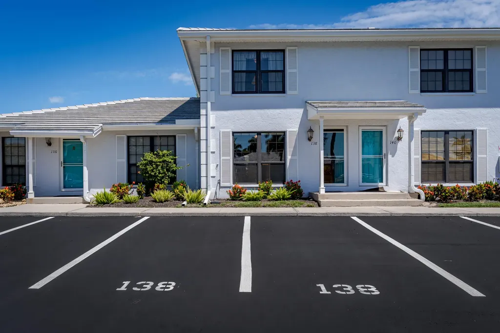 138 Clyburn Way W Marco Island FL 34145
