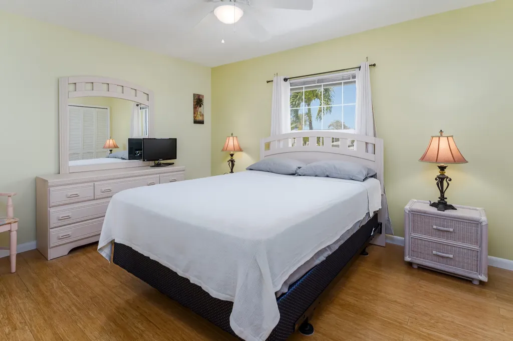 138 Clyburn Way W Marco Island FL 34145