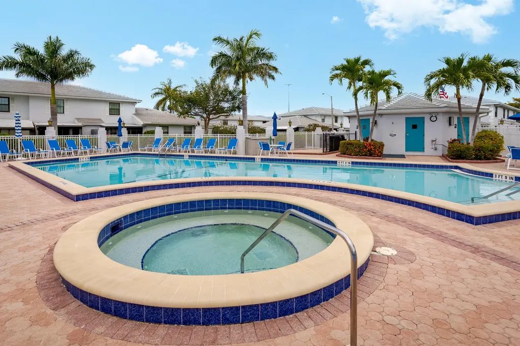 138 Clyburn Way W Marco Island FL 34145
