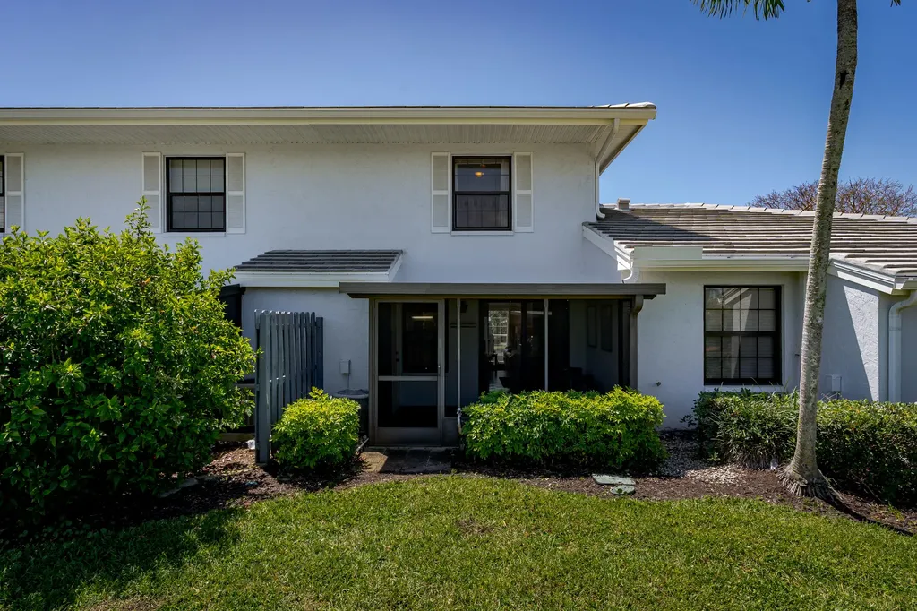 138 Clyburn Way W Marco Island FL 34145