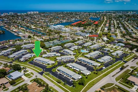 138 Clyburn Way W Marco Island FL 34145