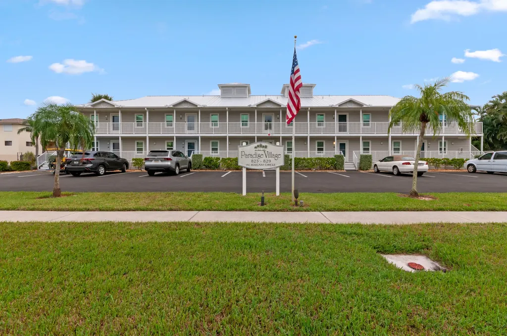 829 W Elkcam Circle Marco Island FL 34145