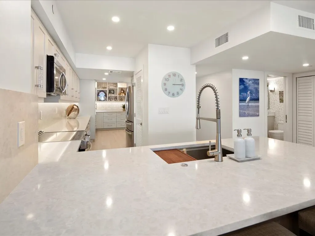 990 Cape Marco Marco Island FL 34145