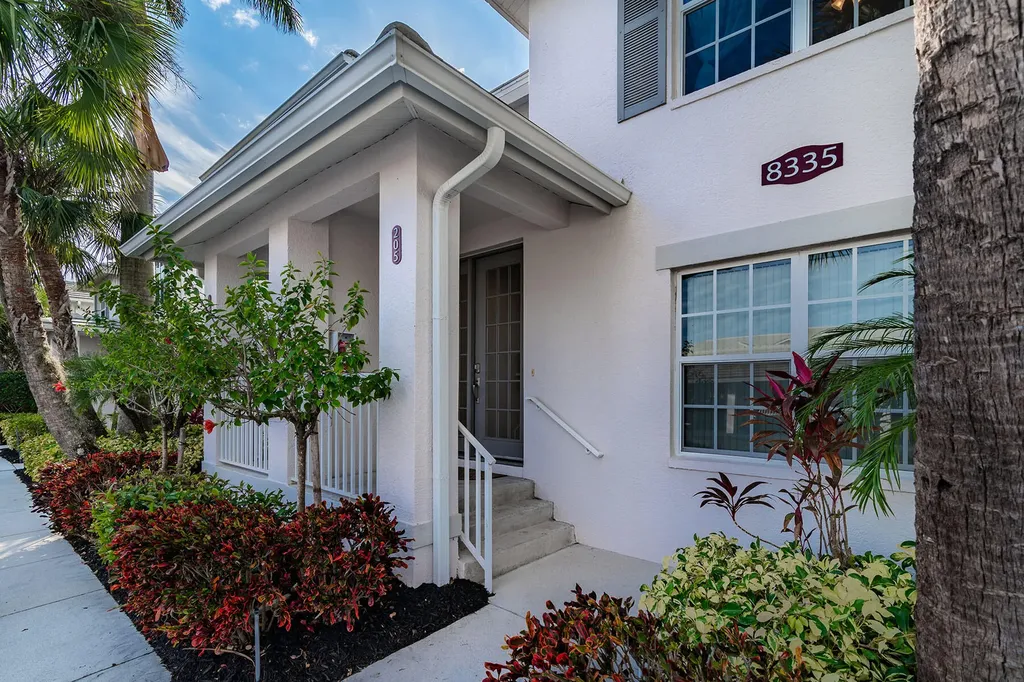 8335 Whisper Trace Way Naples FL 34114