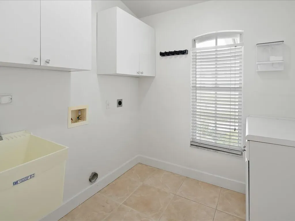 1345 Whiteheart Avenue Marco Island FL 34145