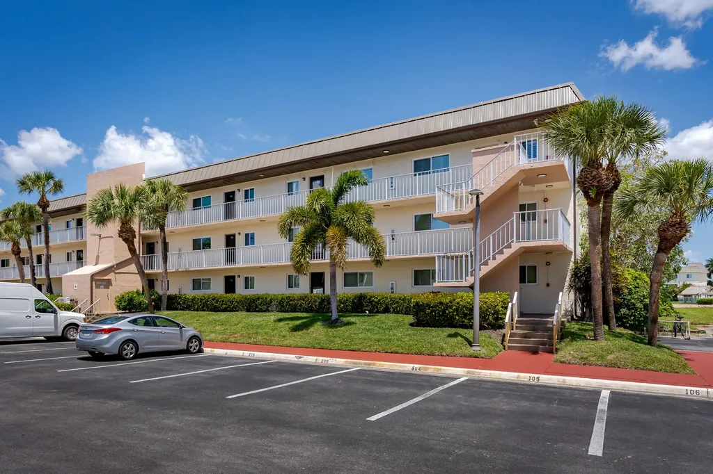 1008 Manatee Road Naples FL 34114
