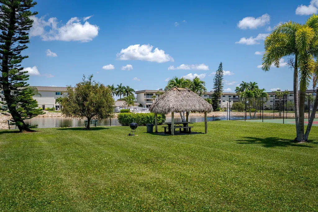 1008 Manatee Road Naples FL 34114