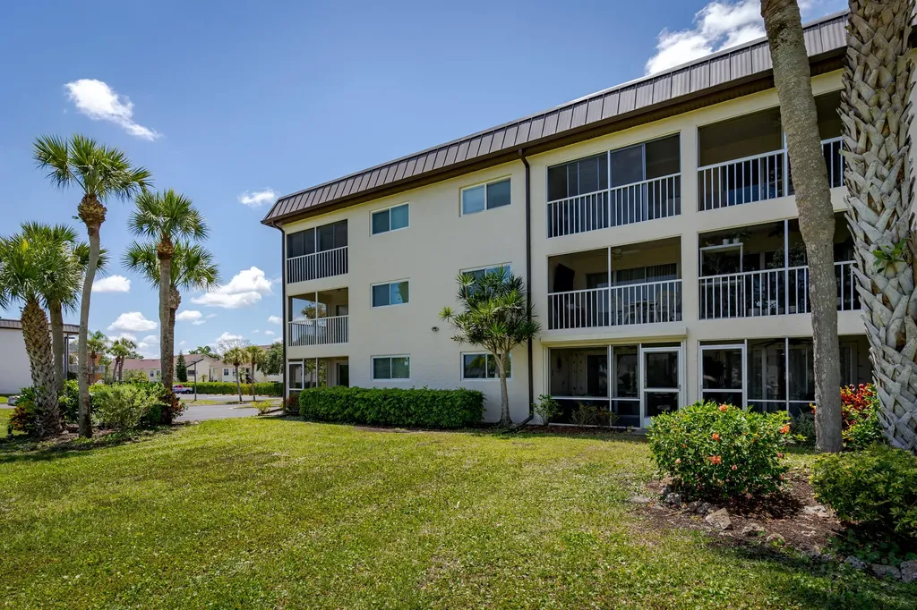 1008 Manatee Road Naples FL 34114