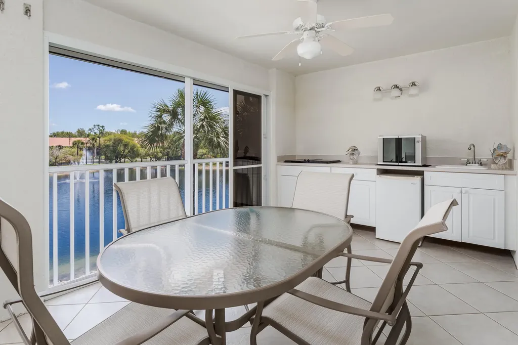 6830 Beach Resort Drive Naples FL 34114