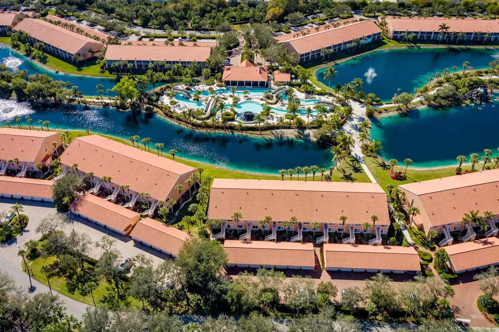 6830 Beach Resort Drive Naples FL 34114