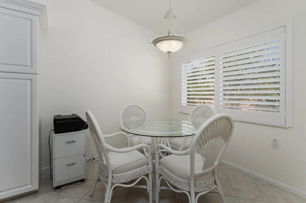 6830 Beach Resort Drive Naples FL 34114