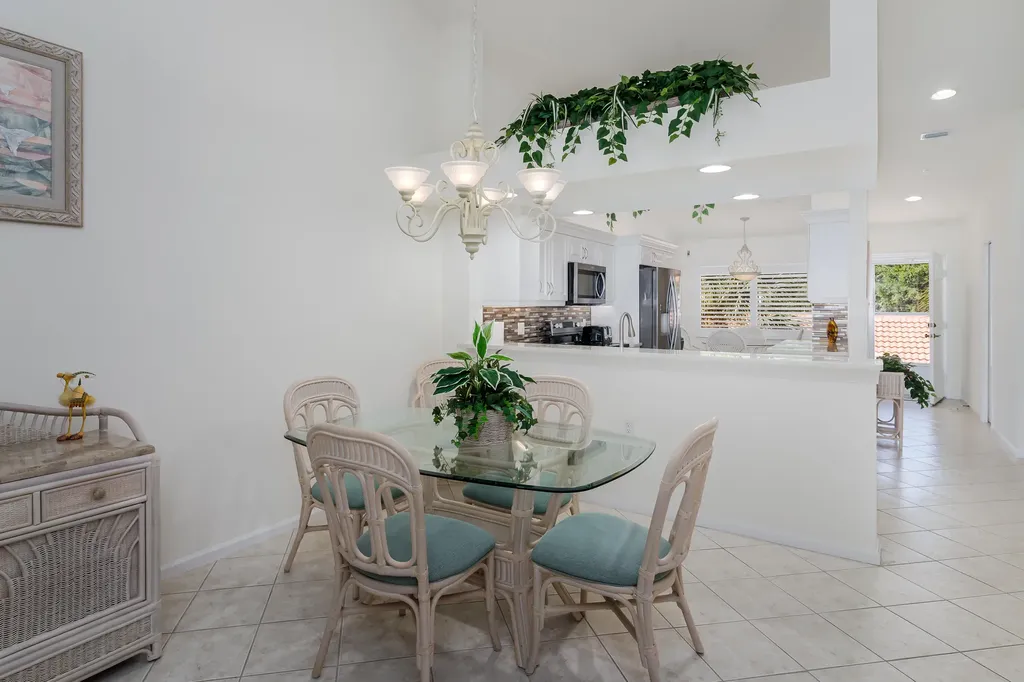 6830 Beach Resort Drive Naples FL 34114