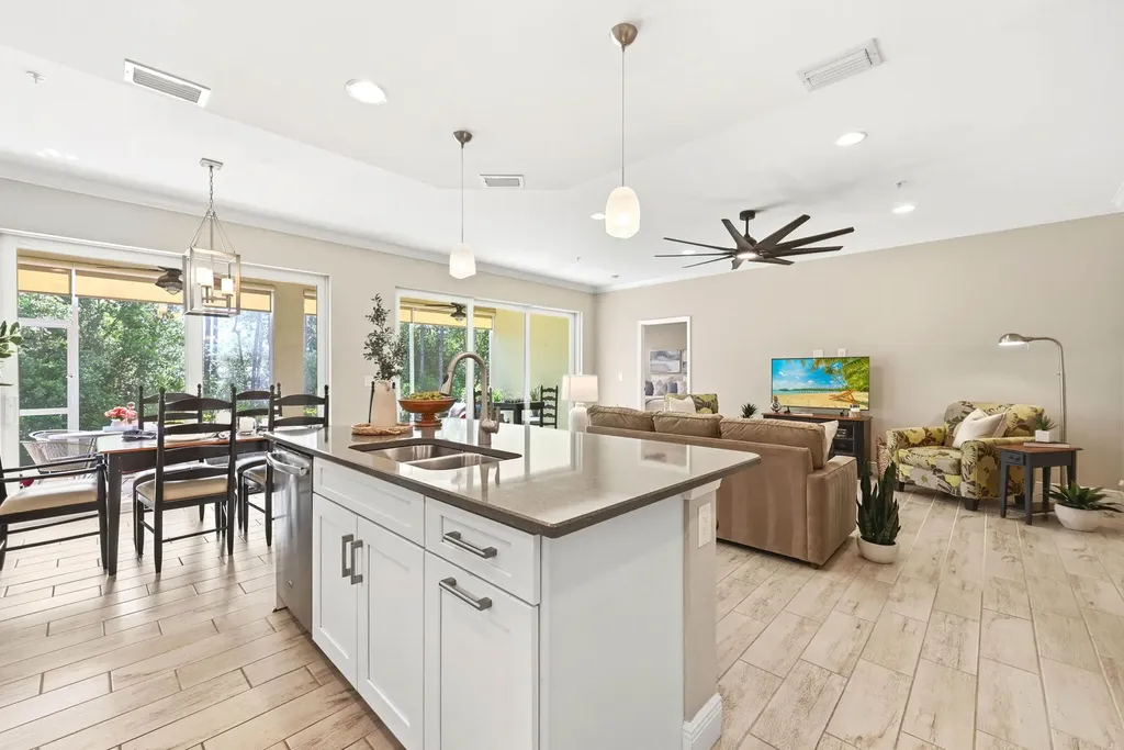 6977 Avalon Circle Naples FL 34112